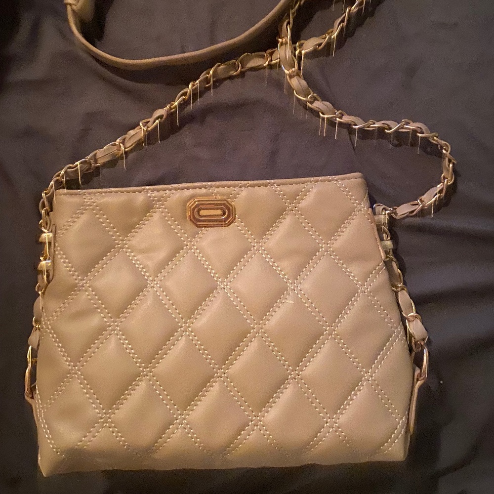 Beige chain link purse